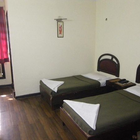 Hotel Metro Continental Delhi  Zimmer foto